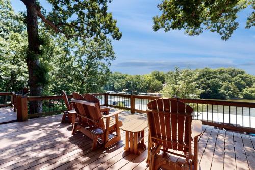 The Red Heron - carbon neutral hotel in Osage Beach