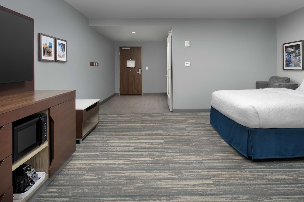 Hampton Inn & Suites Rapid City Rushmore - photo 19