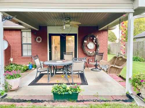 Cozy house centrally located close to everything in NWA — 4-Star Luxury Hotel in Springdale, United States