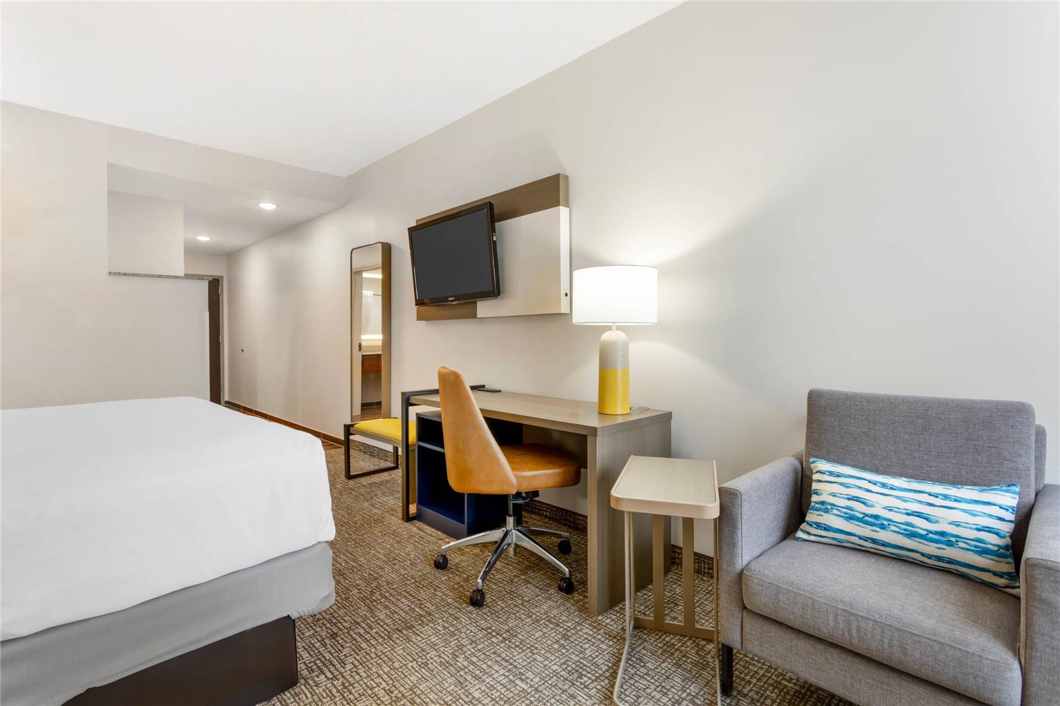 Comfort Suites East Brunswick South River - photo 28
