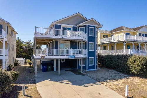 SS77 Waves of Joy — 4-Star Luxury Hotel in Nags Head, United States