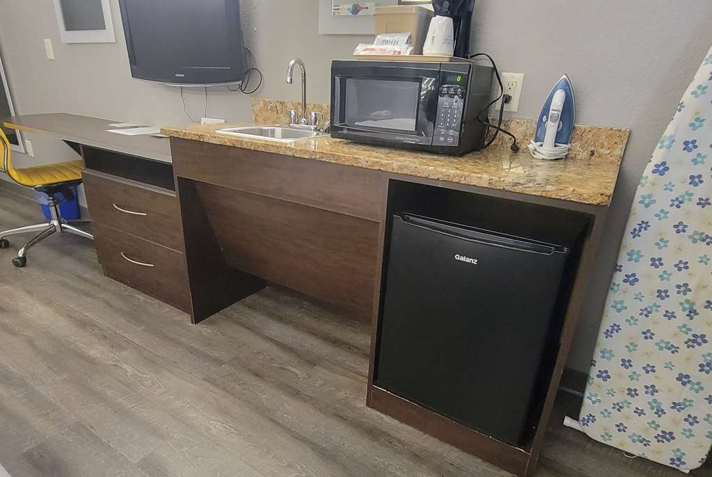Microtel Inn & Suites by Wyndham Council Bluffs Omaha - photo 29