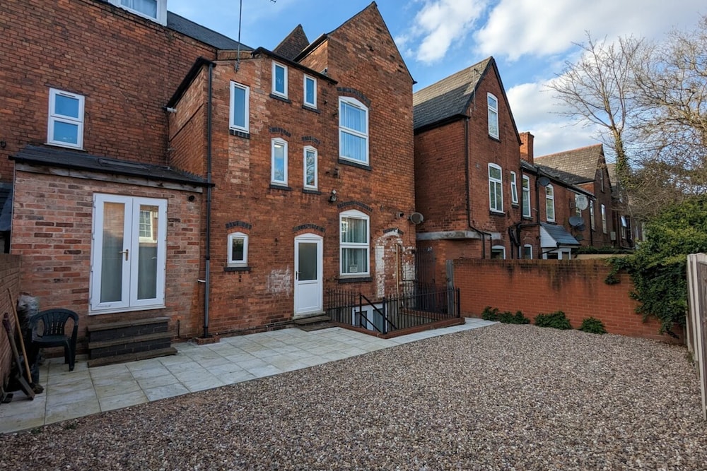 Stanmore suites — 4-Star Luxury Hotel in Birmingham, United Kingdom