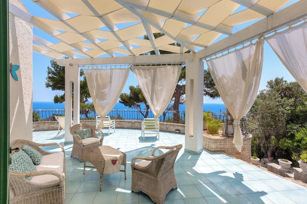 Villa Scarnera — 4-Star Luxury Hotel in Corsano, Italy