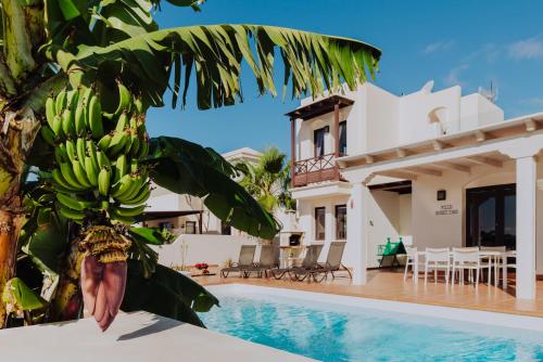 Villa Sunset Faro Deluxe & Spa Pool — 5-Star Luxury Hotel in Playa Blanca, Spain