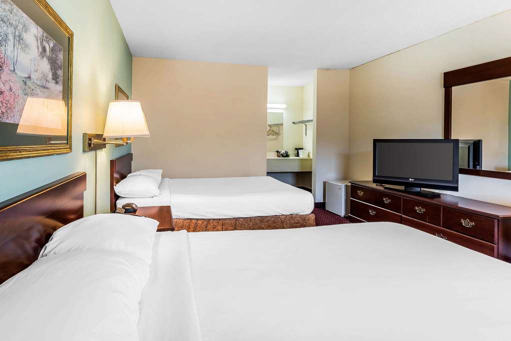 Econo Lodge Lavonia GA - photo 18