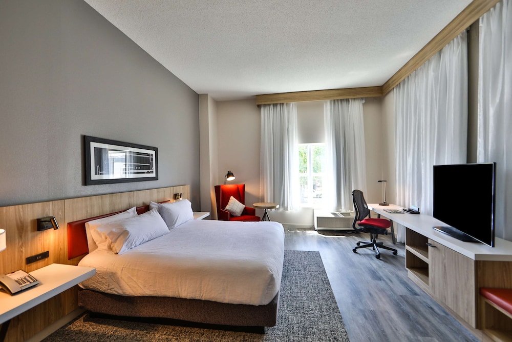 Hilton Garden Inn Savannah Historic District - photo 14