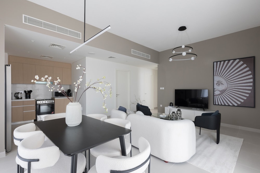 Creek Beach Roomy 3BR with terrace — 4-Star Luxury Hotel in Dubai, United Arab Emirates