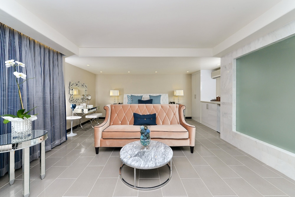 Voco Laguna Hills - photo 8