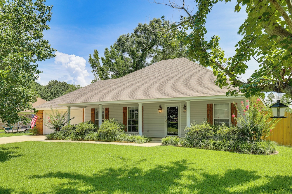 Updated Retreat w Outdoor Space in Flowood — hotel in Flowood