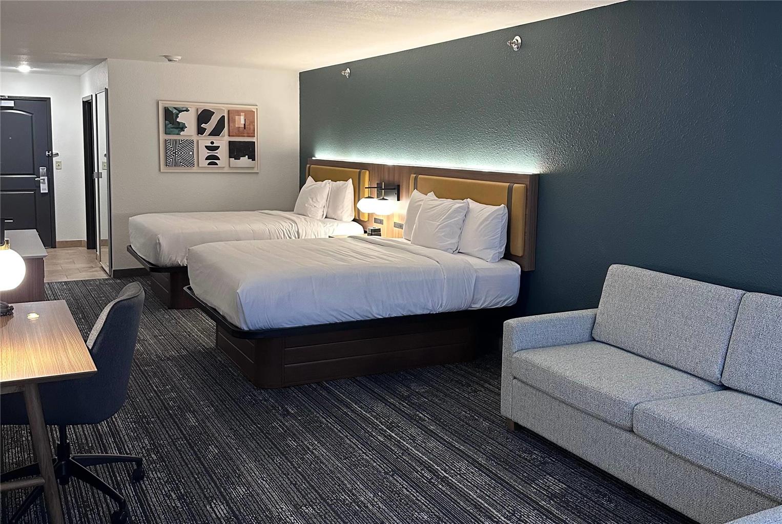 La Quinta Inn & Suites by Wyndham Minot - photo 30