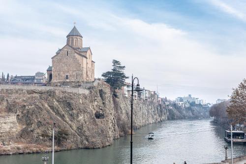 Meidan Bazaar Prime Location Apartment — 4-Star Luxury Hotel in Tbilisi, Georgia
