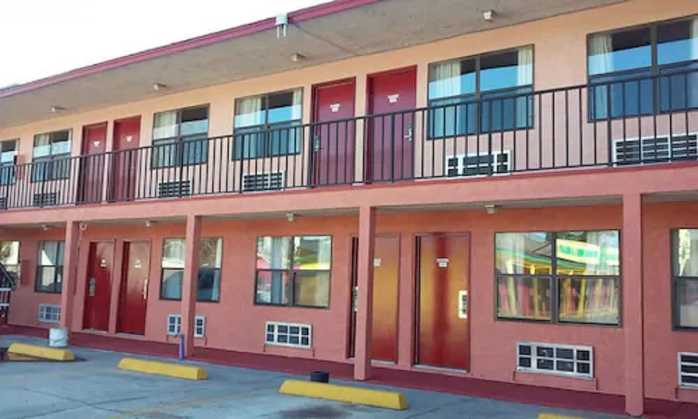 Summer Breeze Motel - photo 2