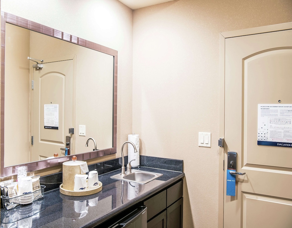 Hampton Inn & Suites Bay City TX - photo 22