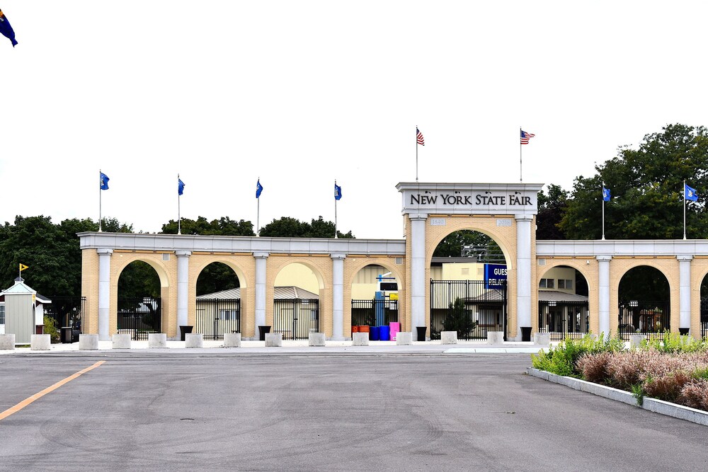 Holiday Inn Express Syracuse Fairgrounds by IHG - photo 64
