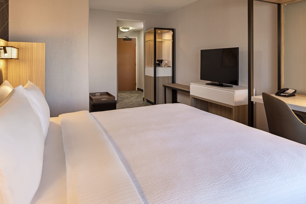 SpringHill Suites by Marriott Turlock - photo 11