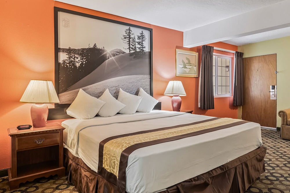 Super 8 by Wyndham Ontario - photo 13