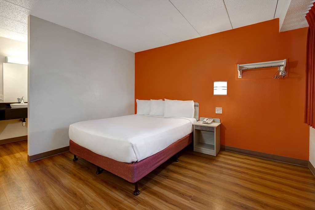 Motel 6 Lakeville MN South Lakeville - photo 7