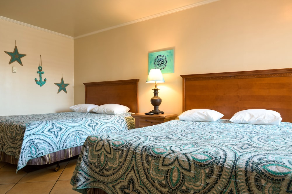 The Shores Inn and Beach Houses - photo 9