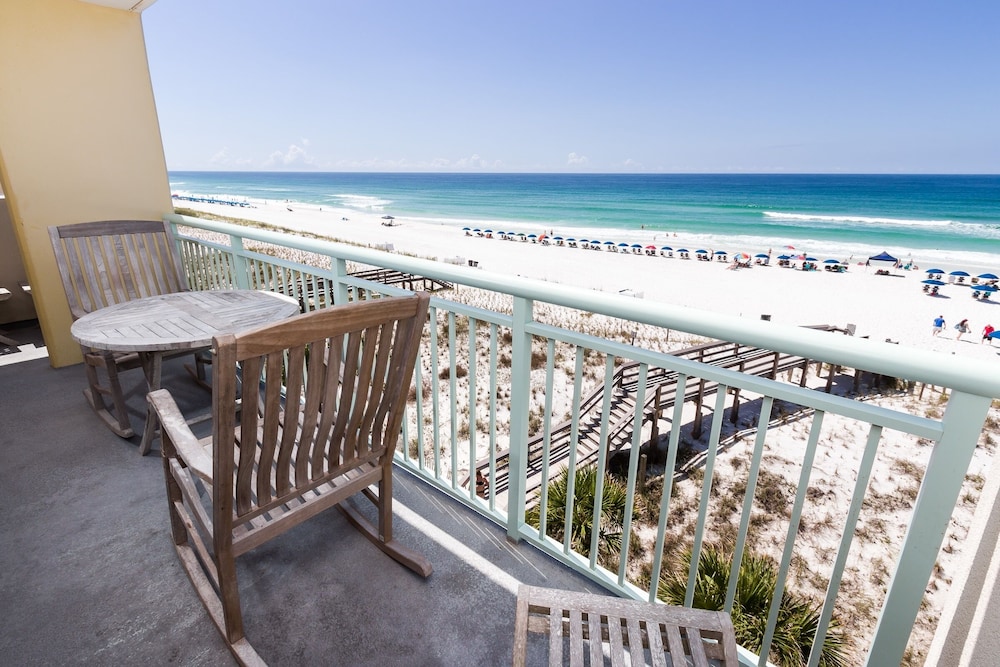 Pelican Isle 401 by RedAwning - photo 21