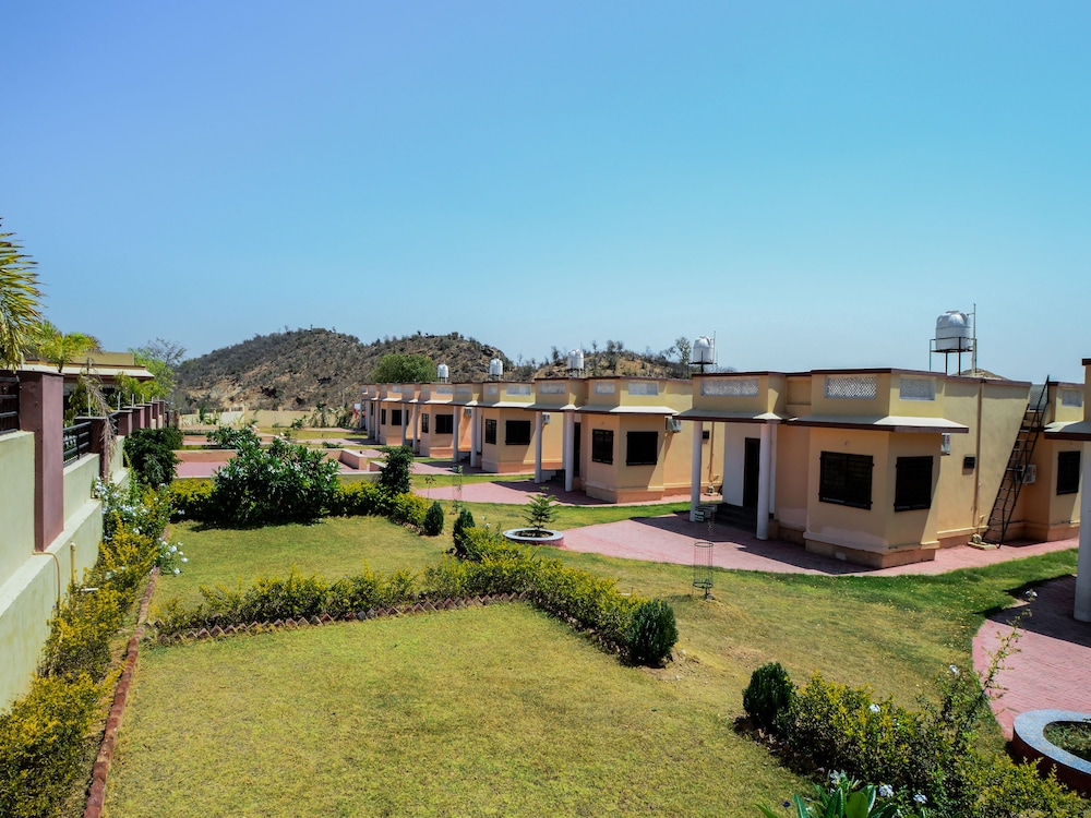 OYO 35577 Nakoda Dham Green Valley Resort in Nathdwara, India