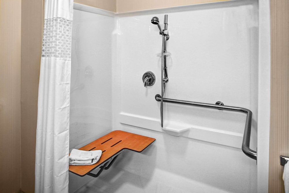 Hampton Inn Coldwater - photo 11