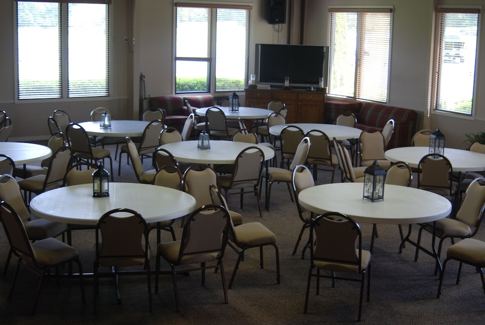 The Golf Inn at QC Resort and RV - photo 21