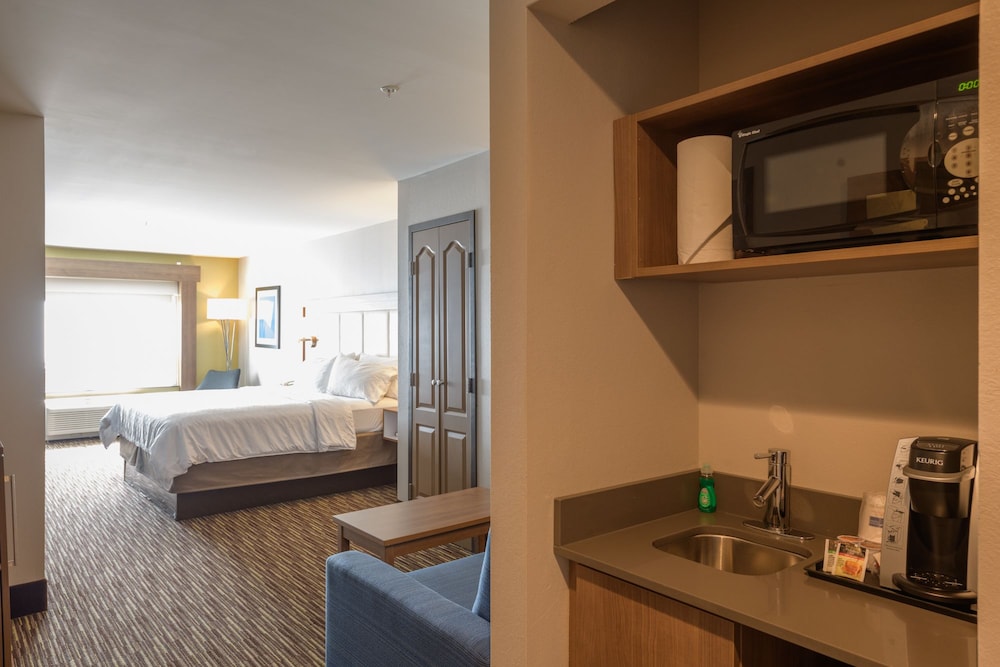 Holiday Inn Express & Suites Jamestown by IHG - photo 9