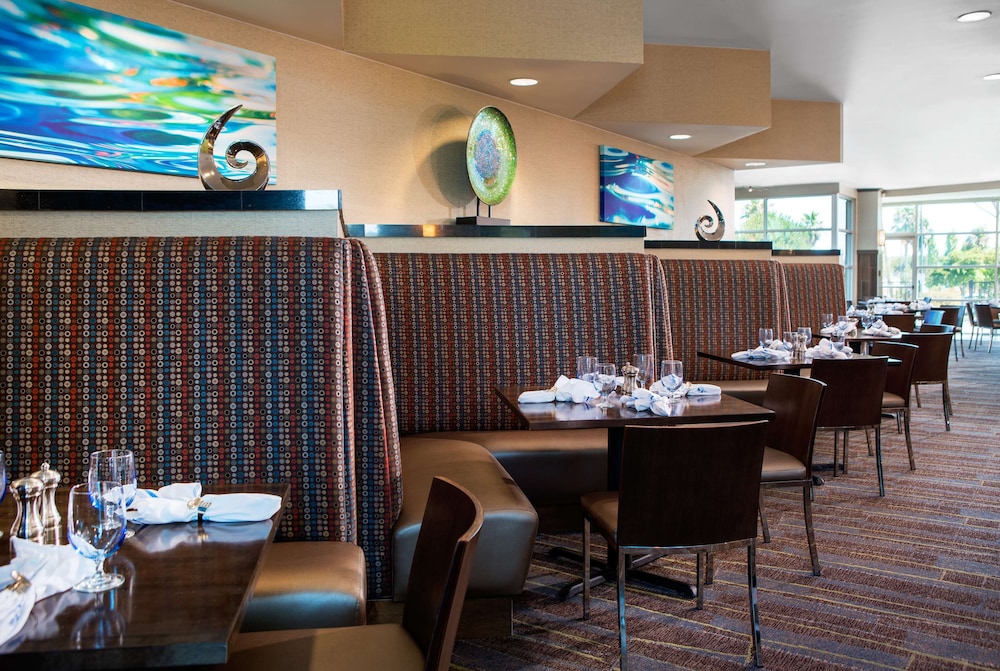 DoubleTree by Hilton San Francisco Airport North Bayfront - photo 54