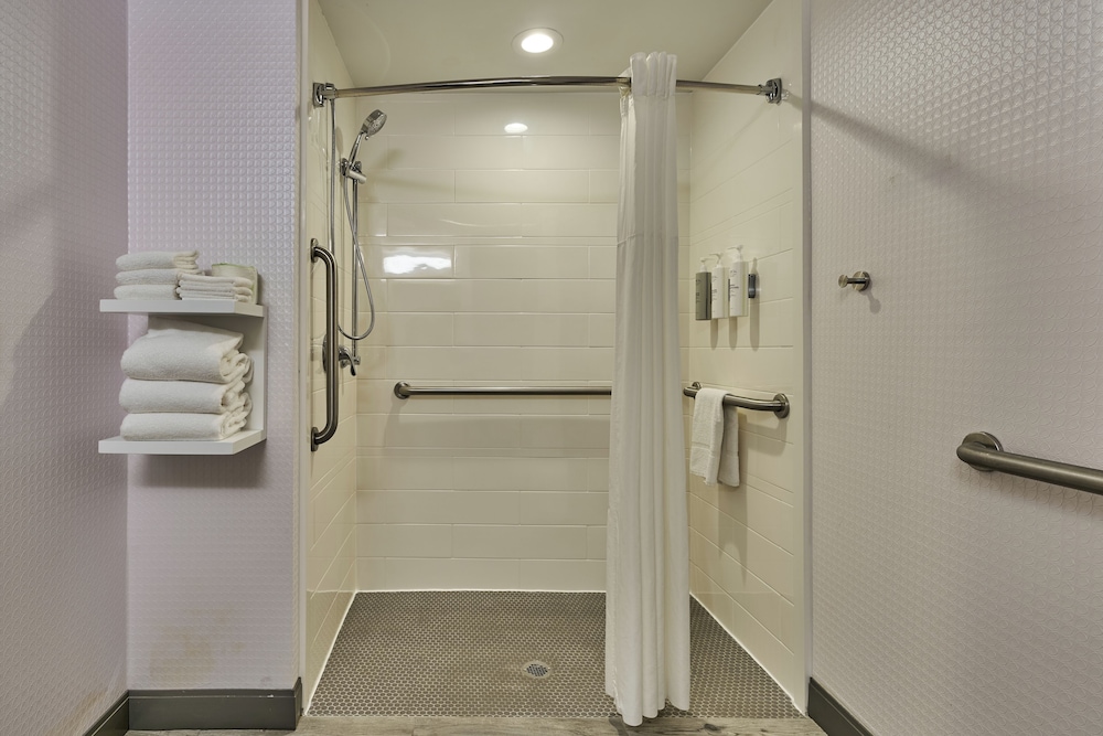 Hampton Inn Flemington - photo 11