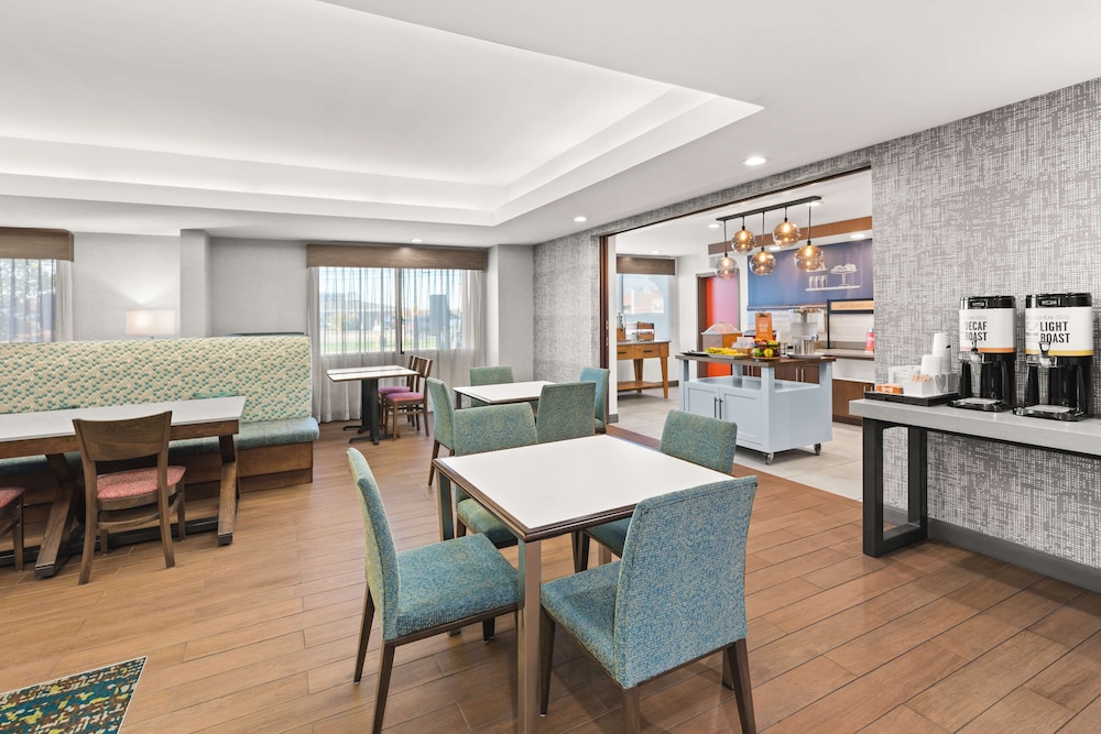Hampton Inn Seekonk - photo 32