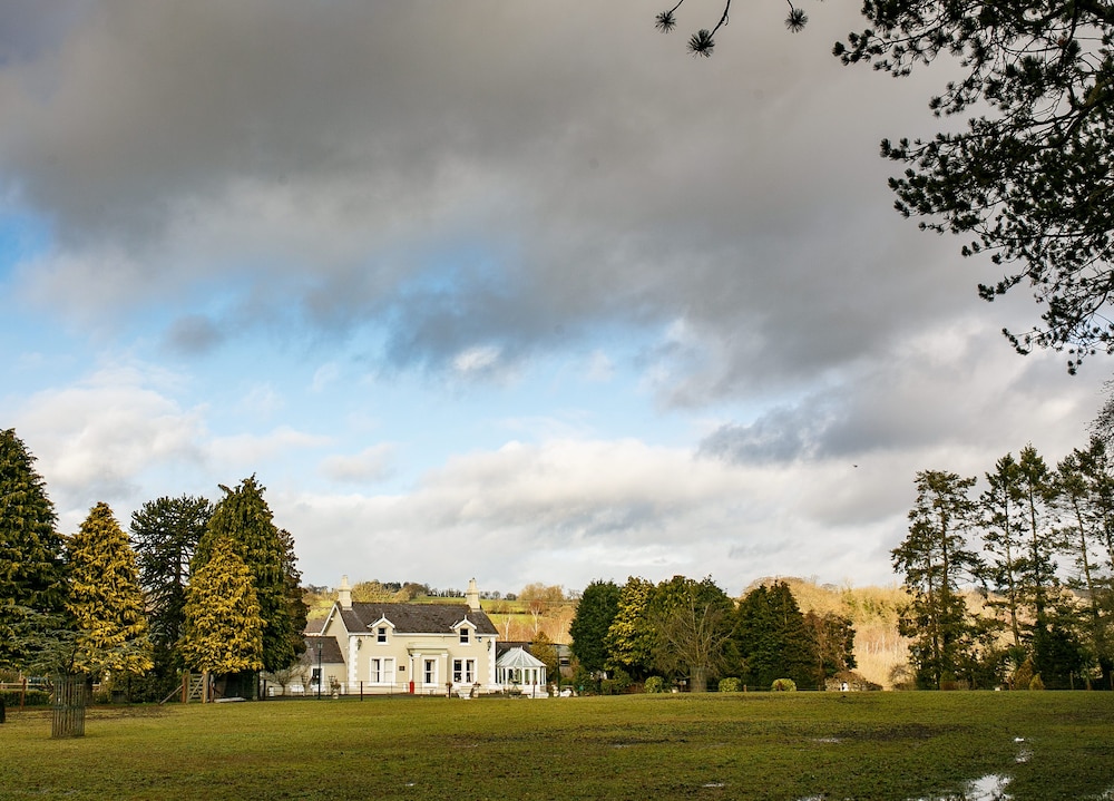 Brookhall Cottages - carbon neutral hotel in Lisburn