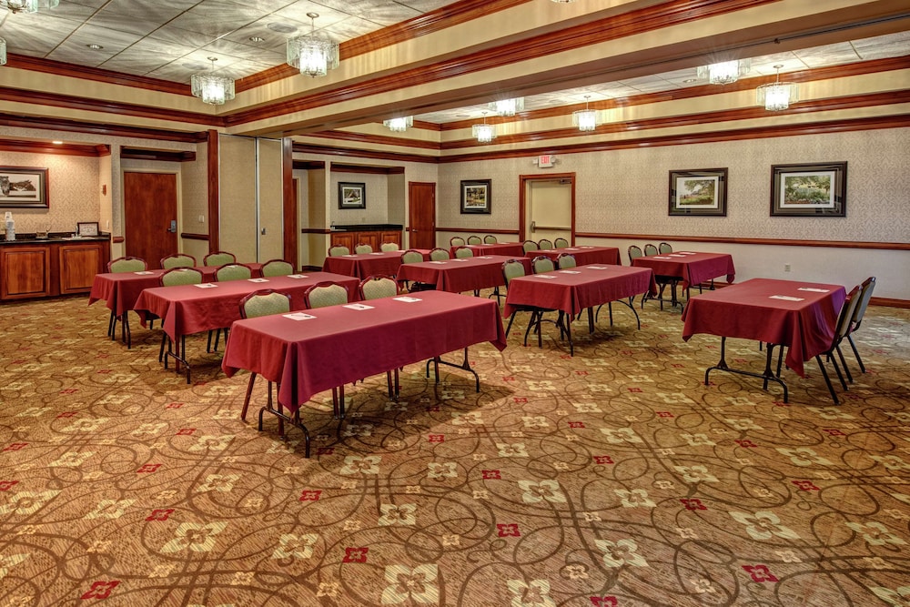 Hampton Inn Winchester - photo 36