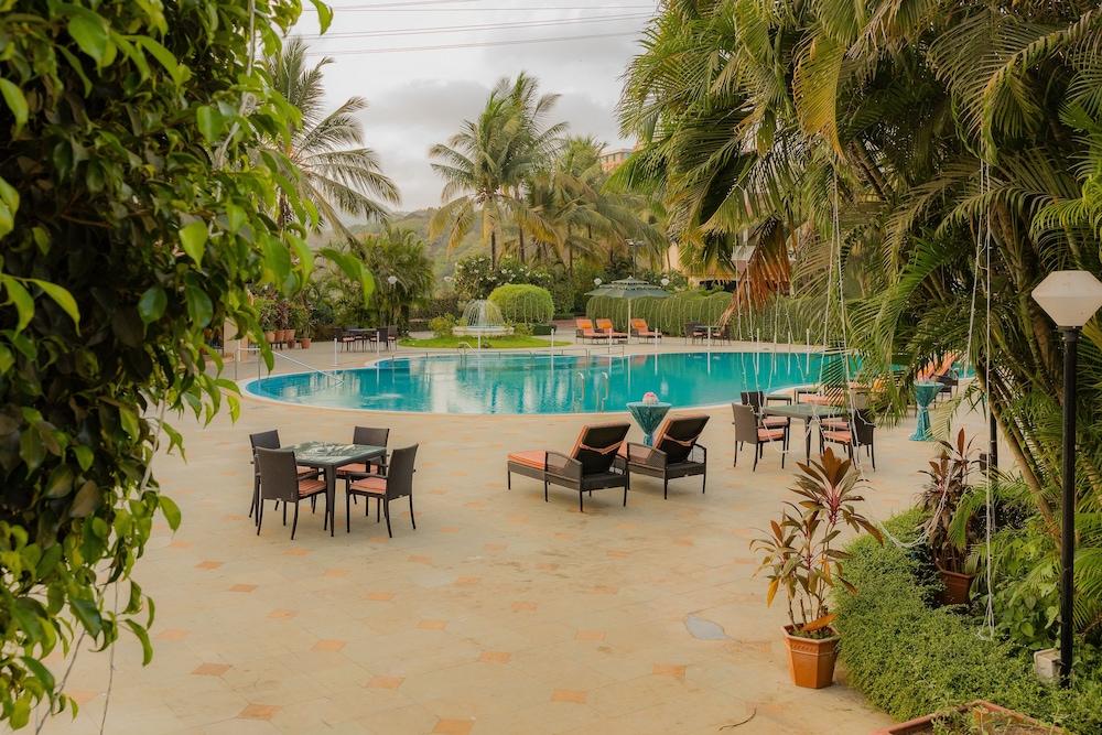 The Residence Hotel and Apartments