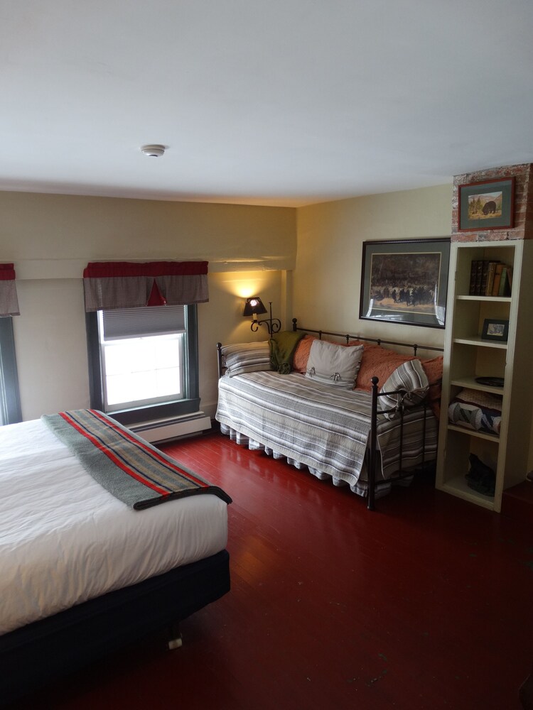 Shoreham Inn Bed & Breakfast - photo 22