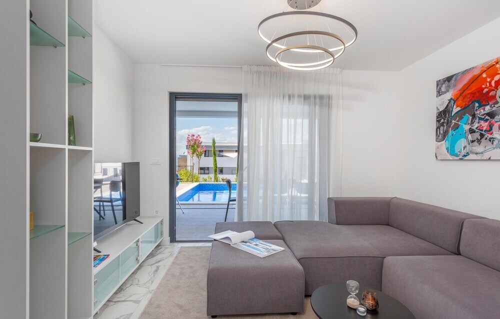 3 Bedroom Cozy Apartment In Malinska — 5-Star Luxury Hotel in None, Croatia