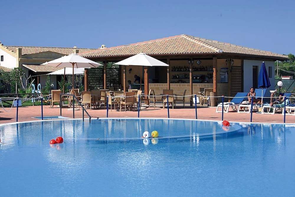 Hotel Dolcestate — Campofelice Di Roccella — photo 3