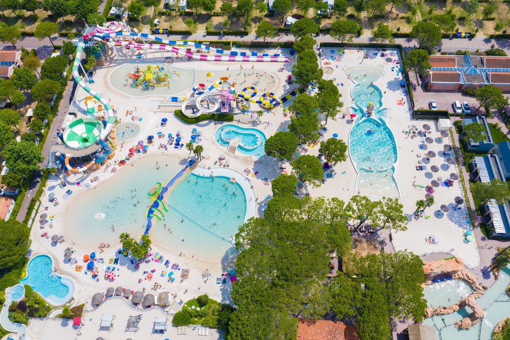 Luxury Camp at Union Lido — 5-Star Luxury Hotel in Lido Di Jesolo, Italy