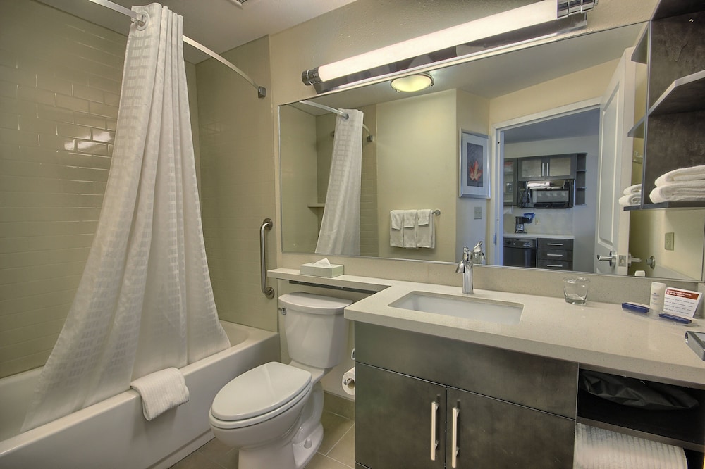 Candlewood Suites Columbus Grove City by IHG - photo 16
