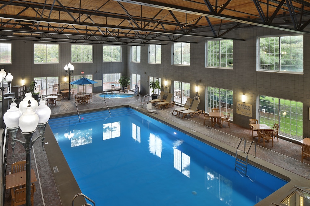 Hampton Inn Holland - photo 48