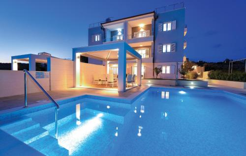 Nice Apartment In Rogoznica With Sauna — 4-Star Luxury Hotel in Rogoznica, Croatia