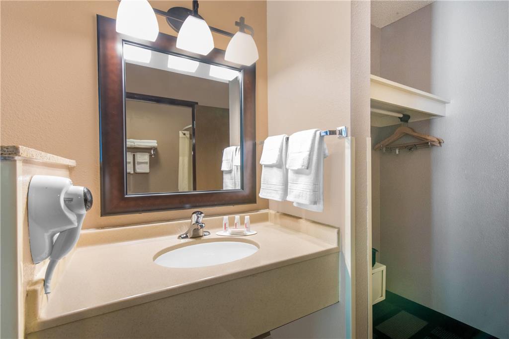 Days Inn by Wyndham Watertown - photo 11