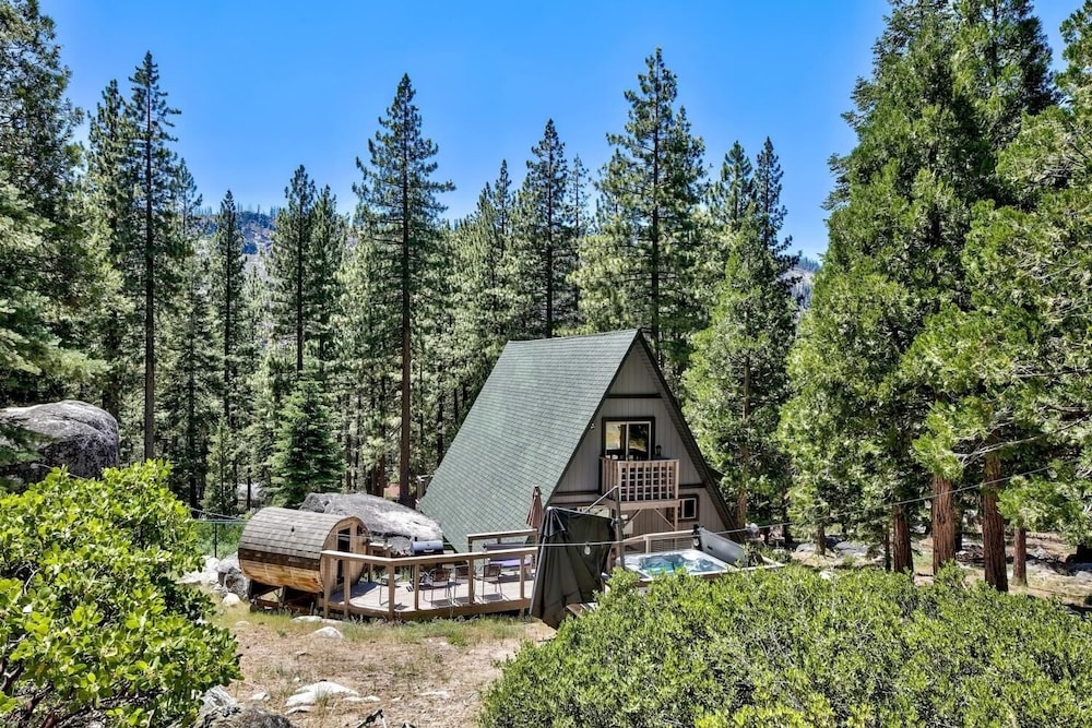 3001R Reindeer A Frame Cabin — 4-Star Luxury Hotel in South Lake Tahoe, United States