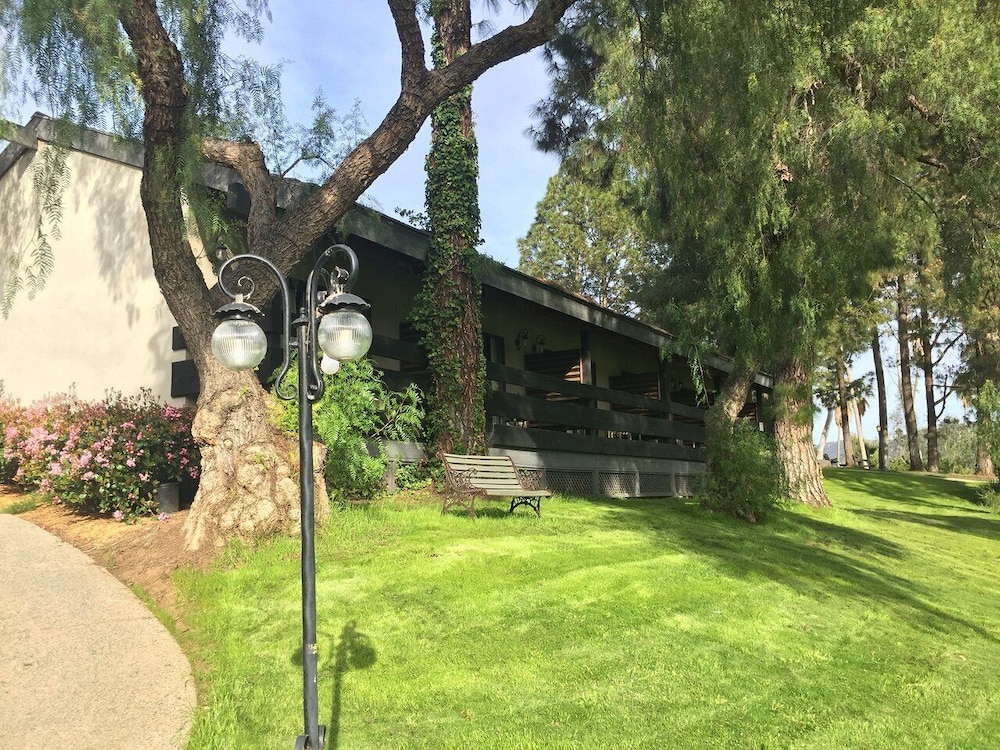 Tuscany Hills Retreat - photo 5