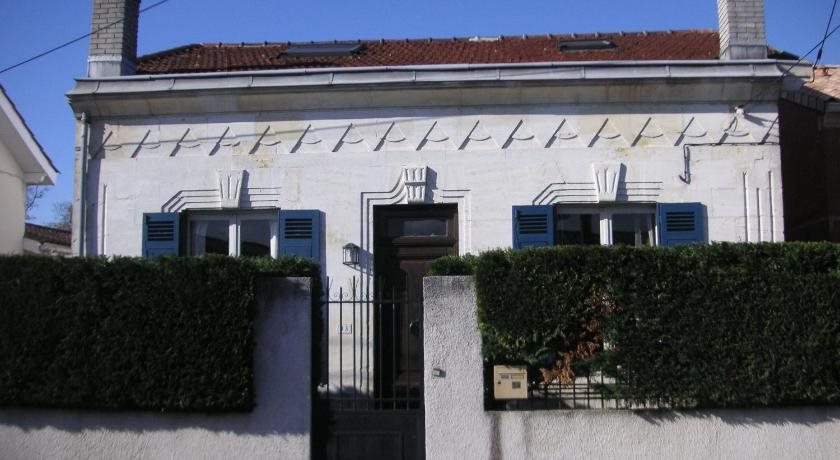 Le Clos Pr vinqui res in Merignac, France