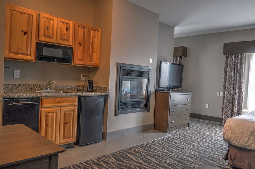 Best Western Plus Kalispell Glacier Park West Hotel & Suites - photo 24
