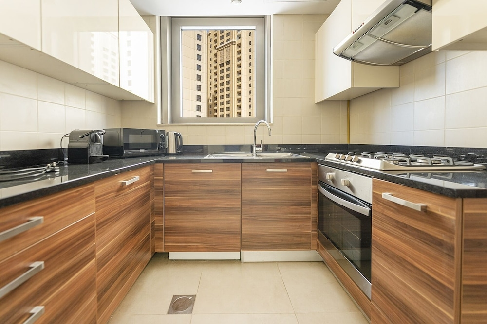 SettlerHomes Sparkle Tower 2 with Stunning Views — 4-Star Luxury Hotel in Dubai, United Arab Emirates
