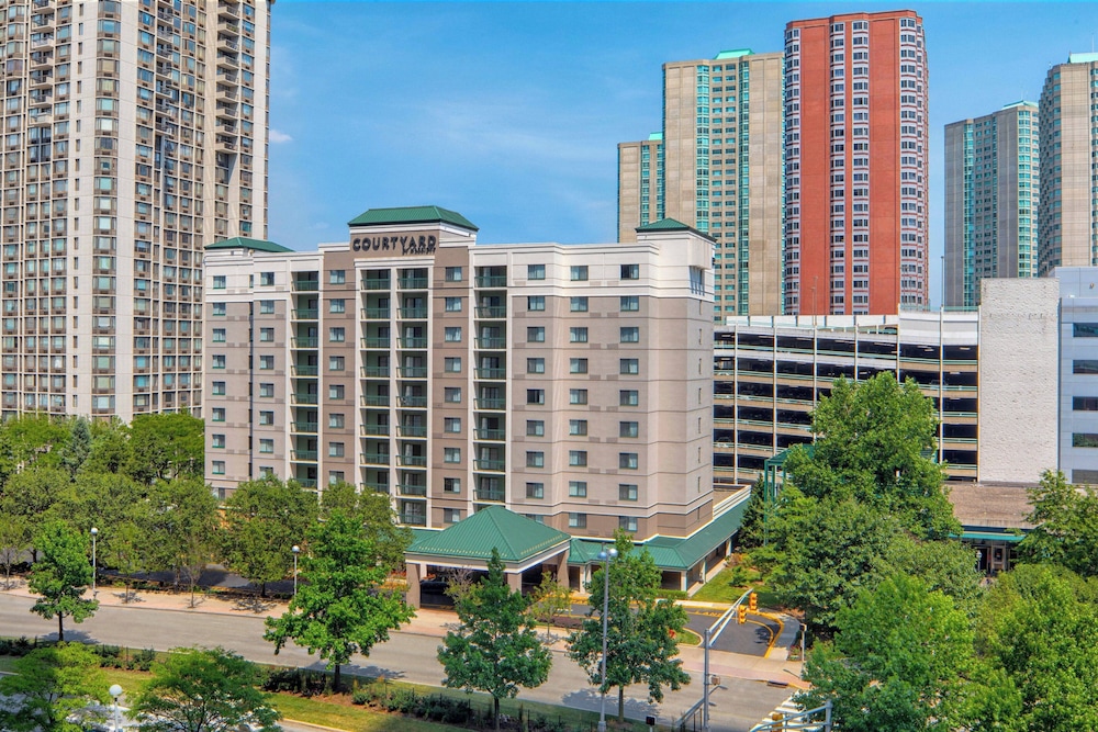 Courtyard Jersey City Newport - featured photo