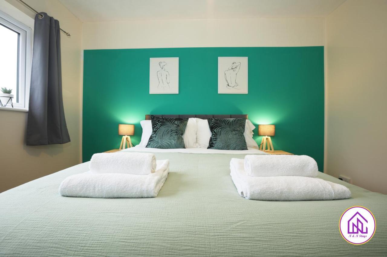 Blagdon Park By N And N Stays Ltd Perfect for Contractors and Workers Transport links 10 mins to City Centre Free on Street Parking Fast Wifi — 4-Star Luxury Hotel in Bath, United Kingdom