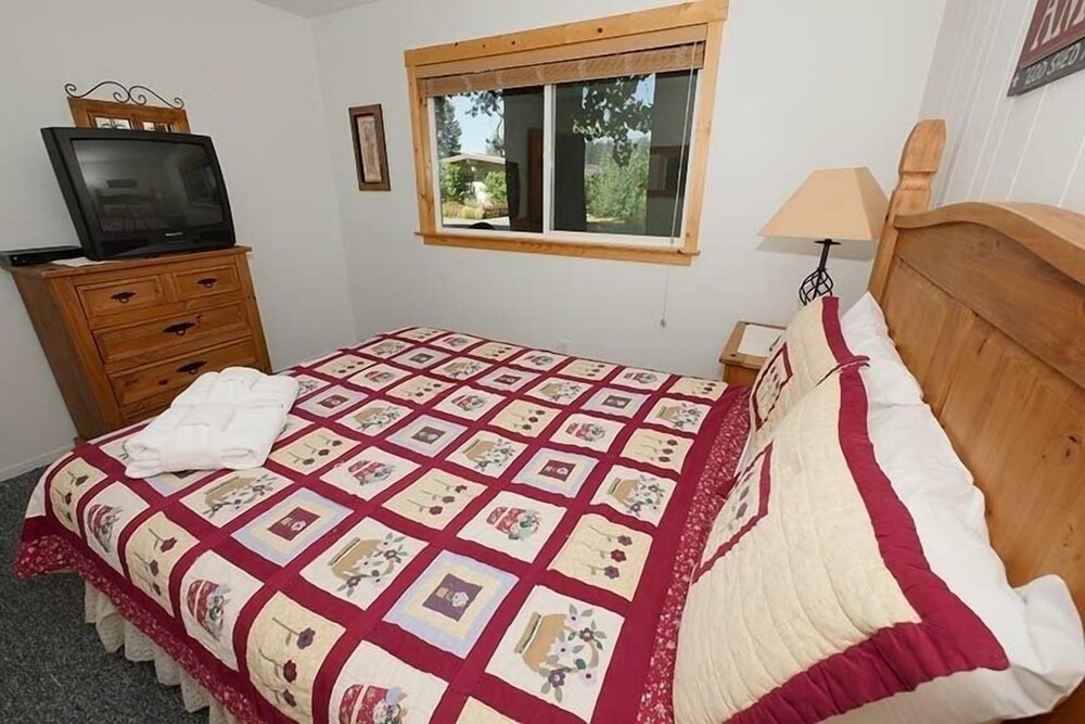 1247 Lester Street - photo 5